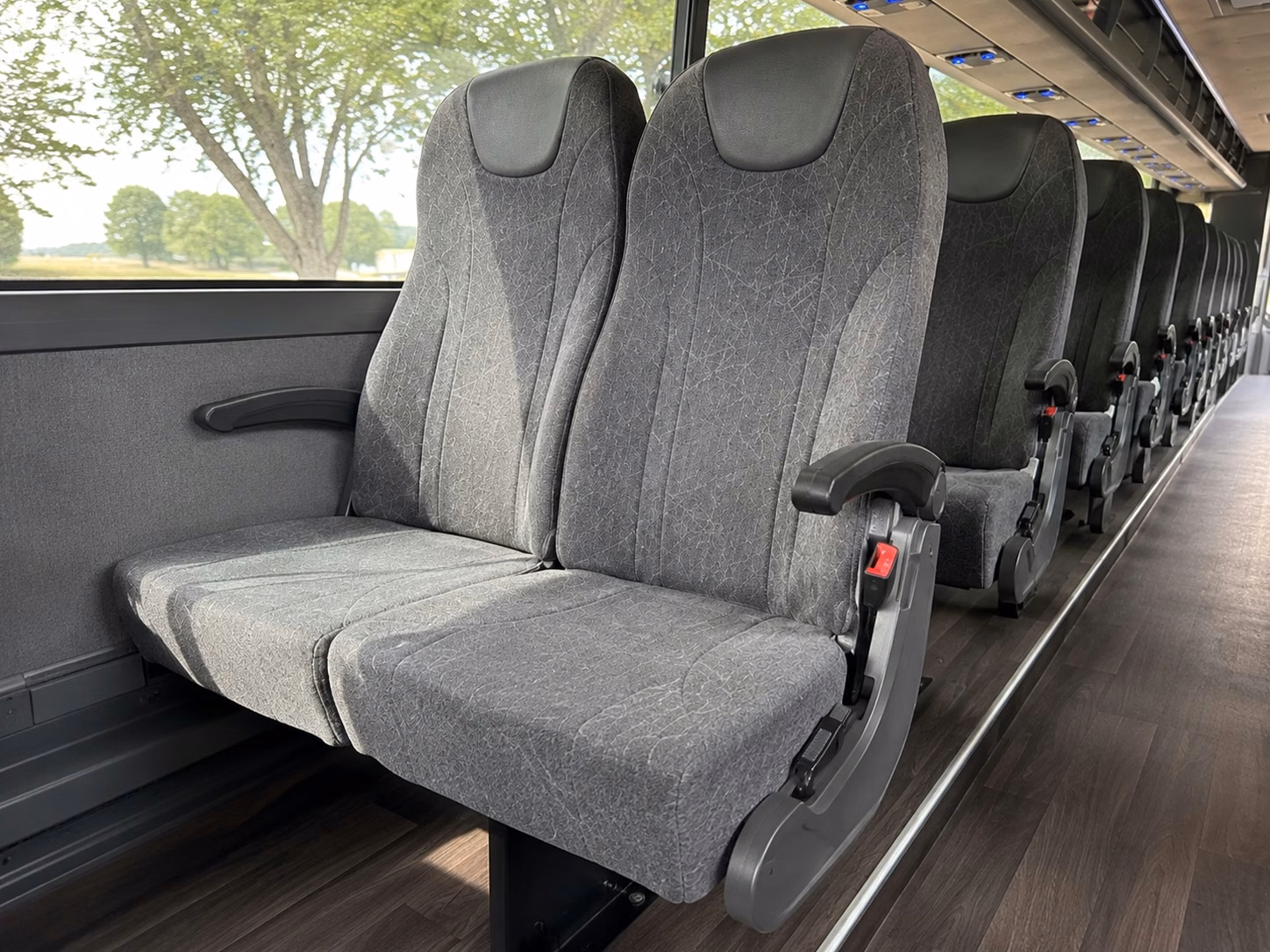 how where and when you are traveling affects miami bus rental rates